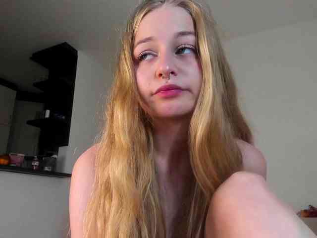 MiaMeowa webcam
