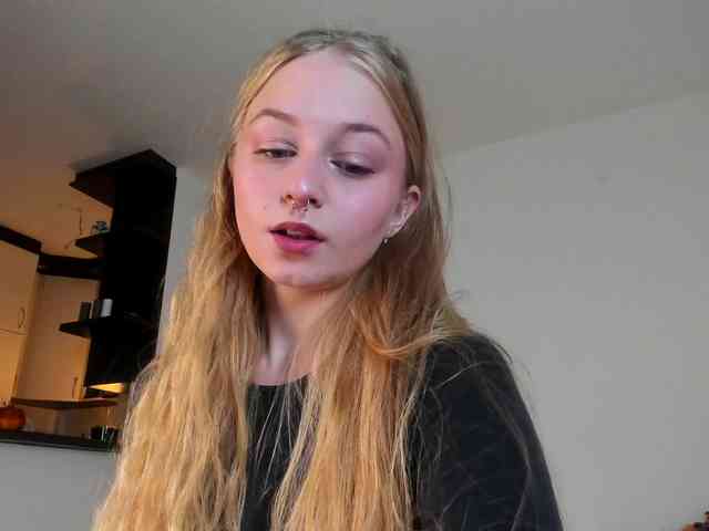 MiaMeowa webcam