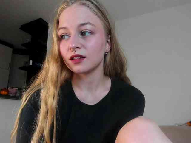 MiaMeowa webcam