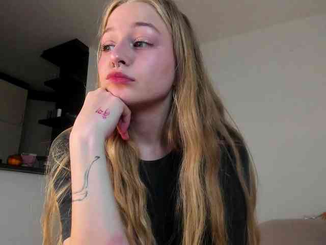 MiaMeowa webcam