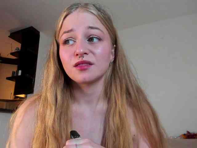 MiaMeowa webcam