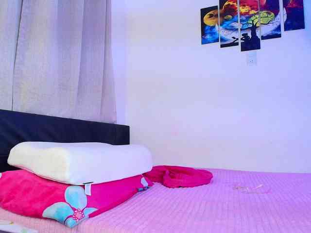 lazzy-blake webcam