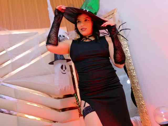 Sexyladyandhot webcam