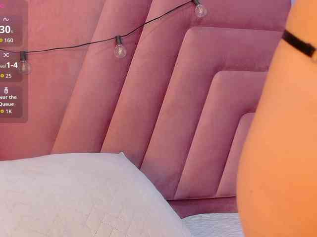 Sexyladyandhot webcam