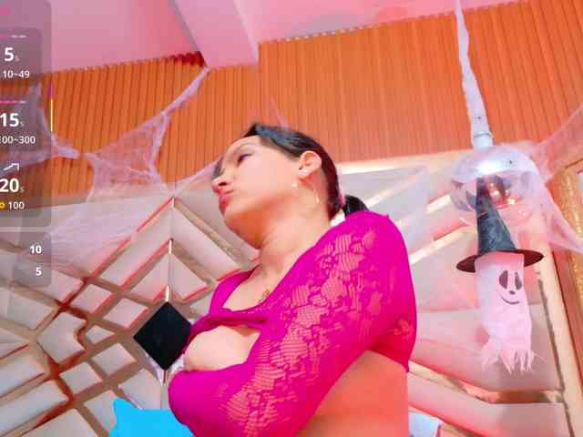 Sexyladyandhot webcam