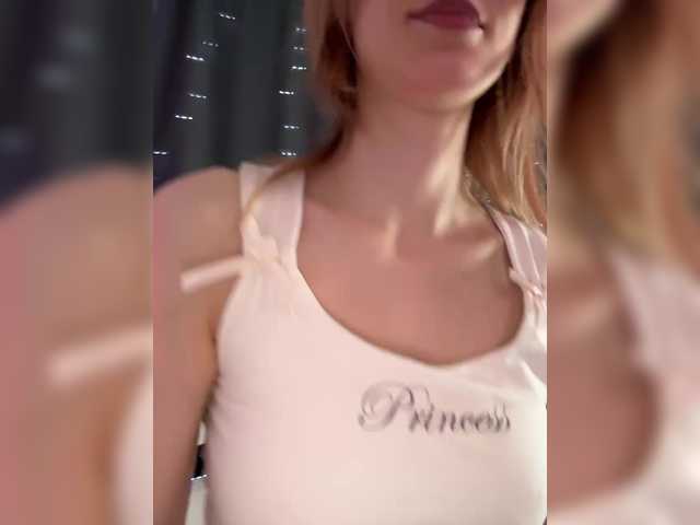 Entra en el chat con el modelo MisaMarkisa MisaMarkisa