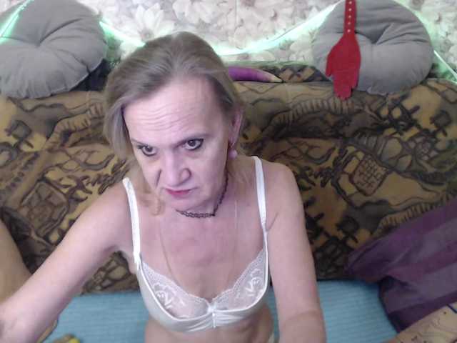 Accedi alla chat con il nickname miss-bekker23 miss-bekker23