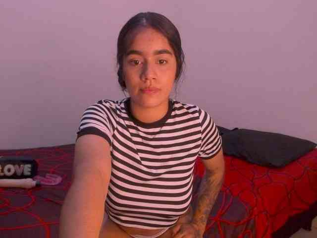 isabella_tasty webcam