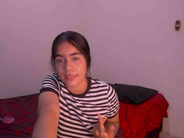 isabella_tasty webcam