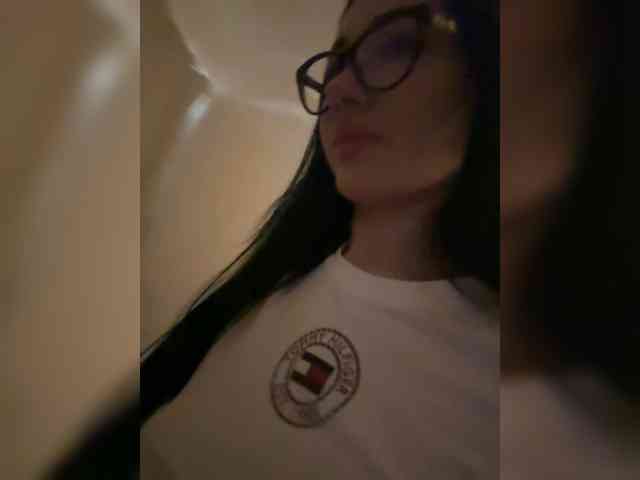 IvyNoirr webcam