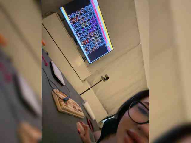 IvyNoirr webcam