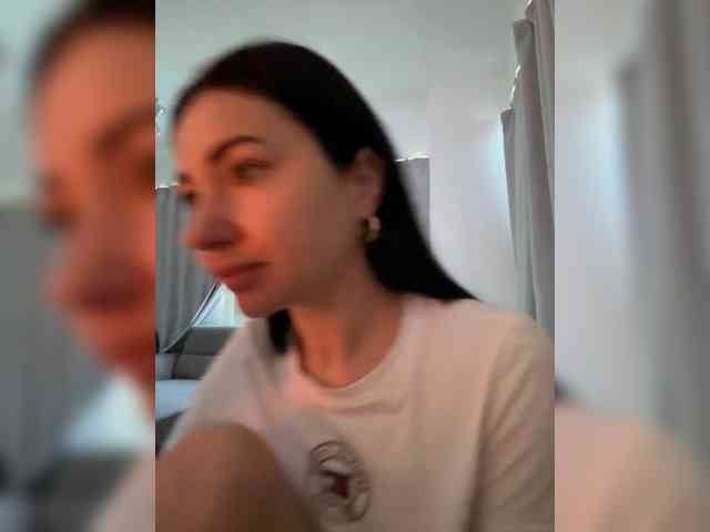 IvyNoirr webcam