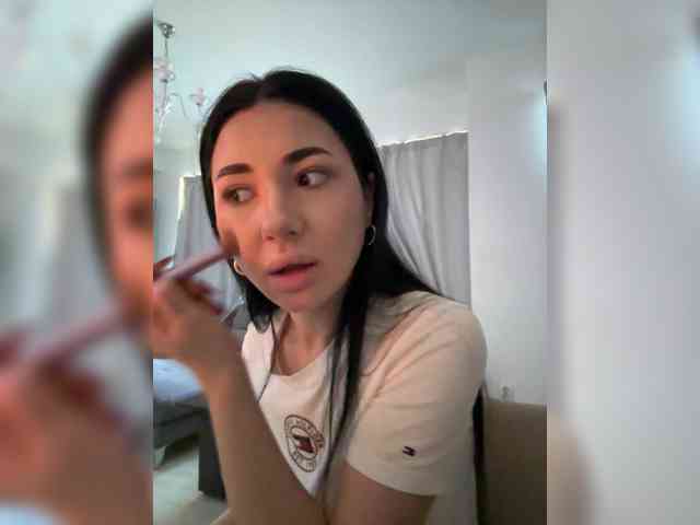 IvyNoirr webcam