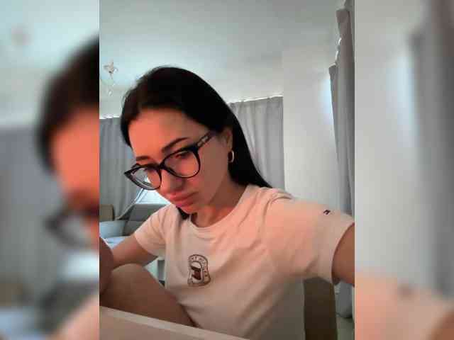 IvyNoirr webcam
