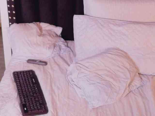 Hotlatinateacher webcam