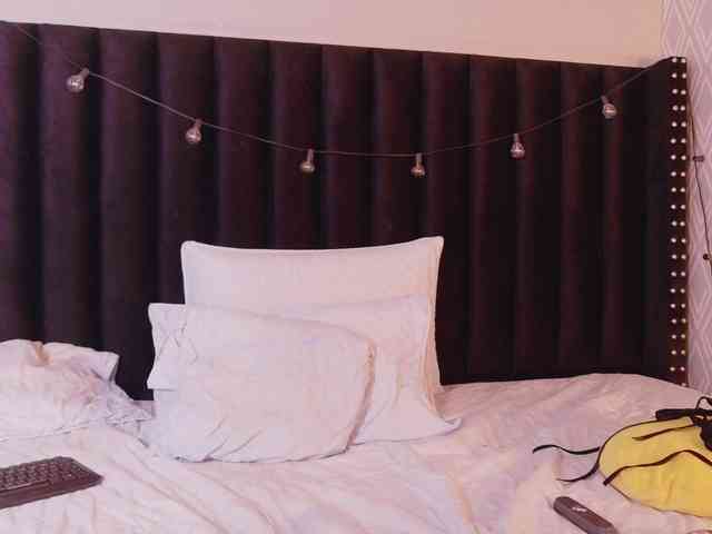 Hotlatinateacher webcam