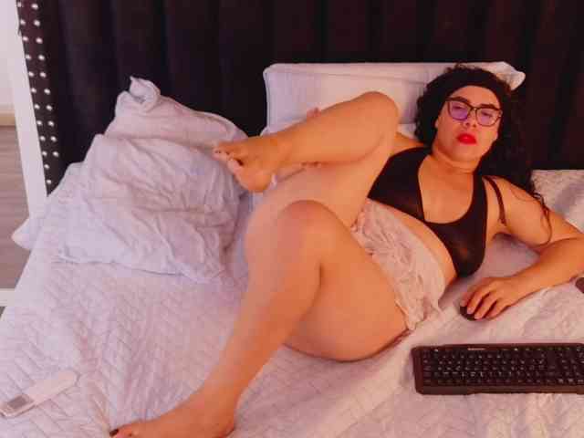 Hotlatinateacher webcam