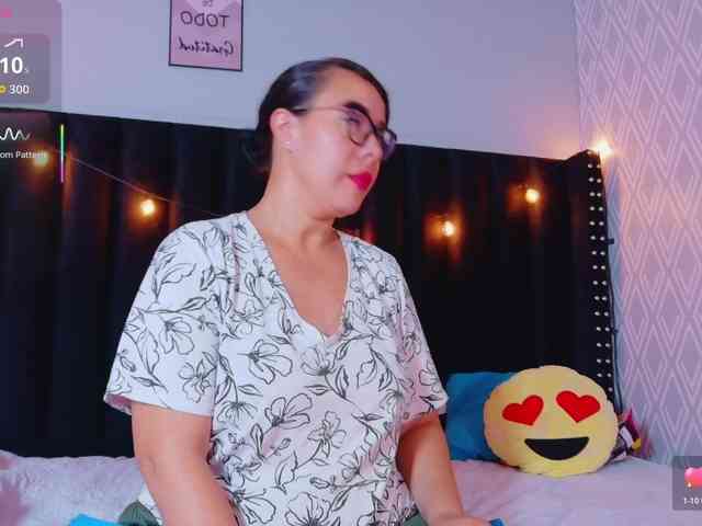 Hotlatinateacher webcam