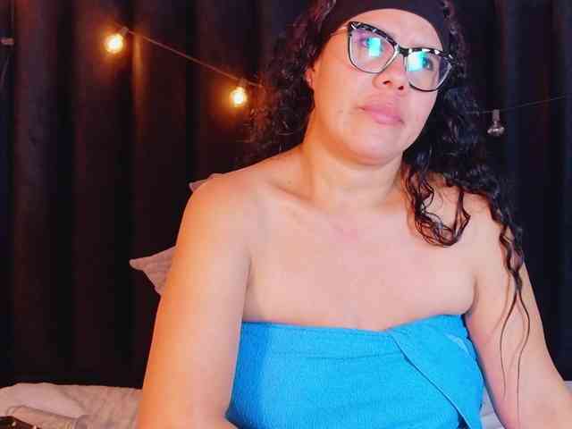 Hotlatinateacher webcam