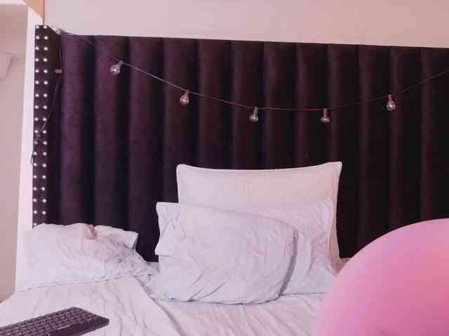 Hotlatinateacher webcam