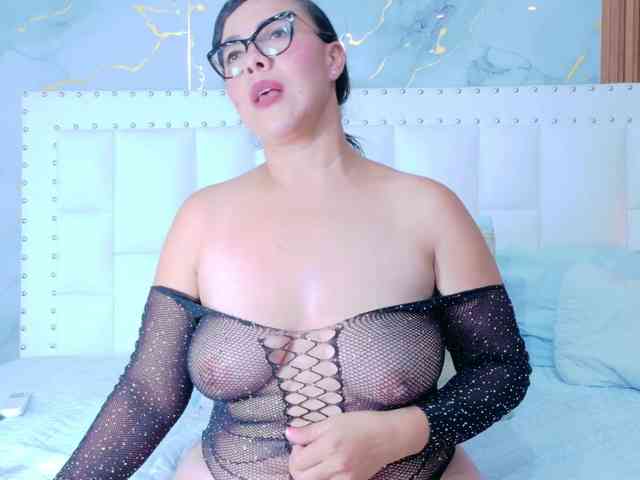 Hotlatinateacher webcam