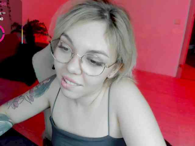 AnyaTaylorJoy_ webcam