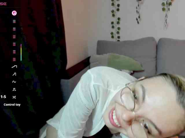 AnyaTaylorJoy_ webcam