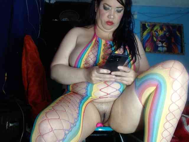 CameliaLong webcam