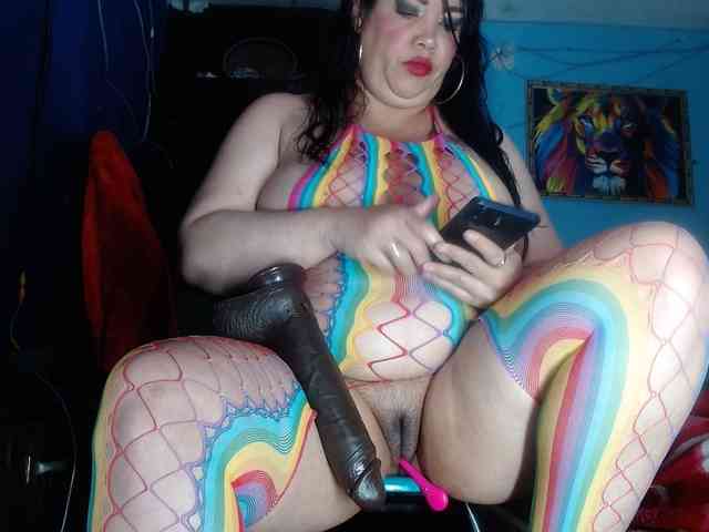 CameliaLong webcam