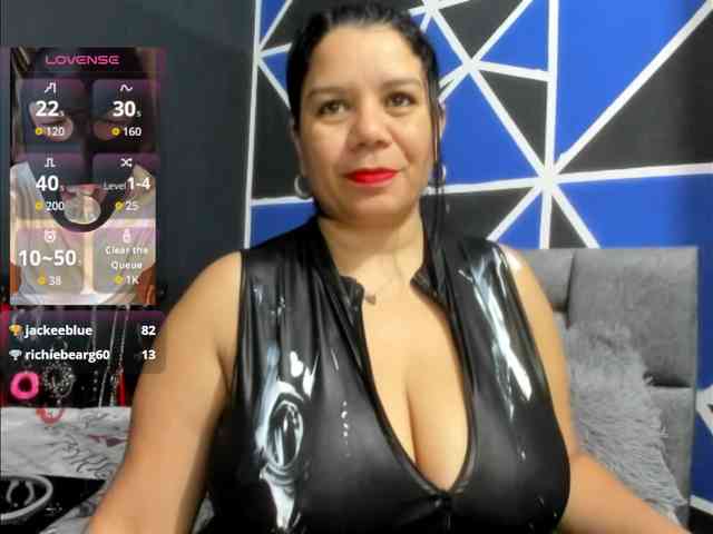 MATURE-ANIKA webcam