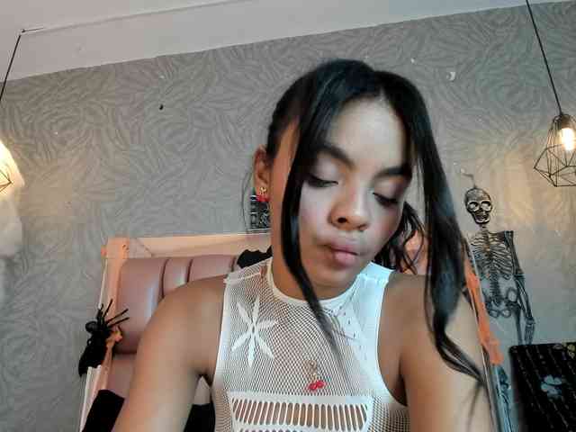 KOURTNEY- webcam
