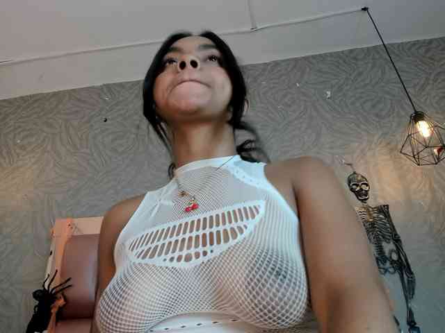 KOURTNEY- webcam