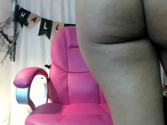 KOURTNEY- webcam
