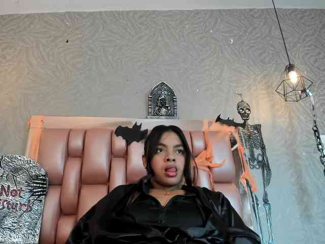 KOURTNEY- webcam