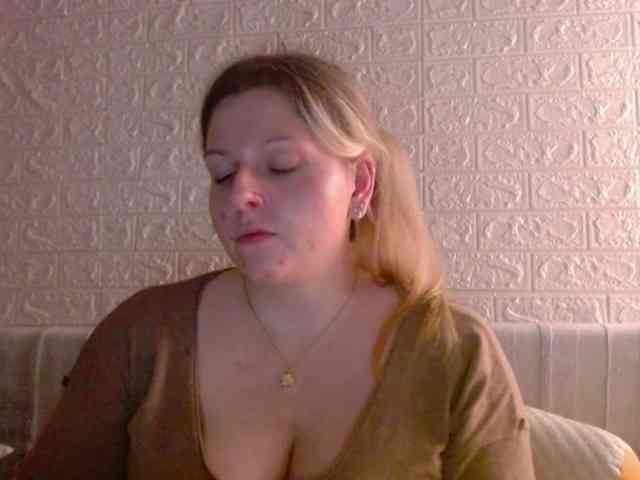 BritneyBlond webcam