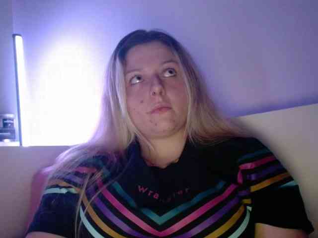BritneyBlond webcam