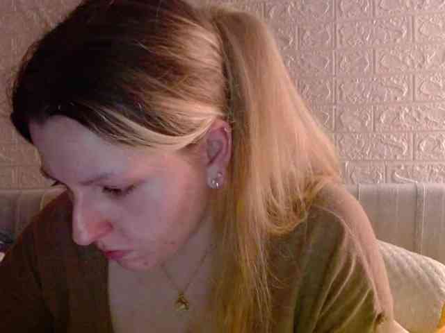BritneyBlond webcam