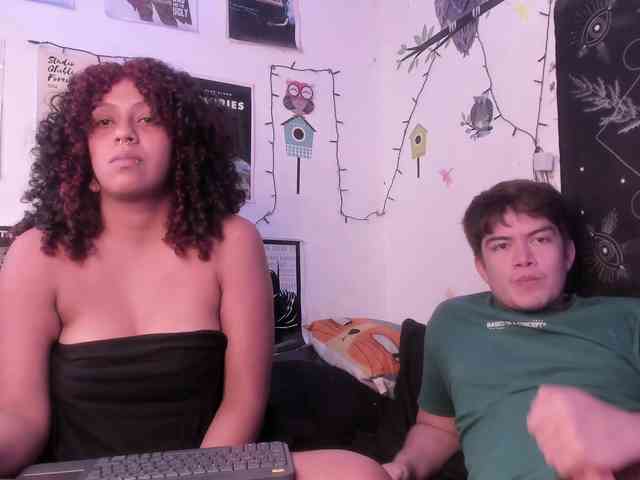 HotHoneyChile webcam