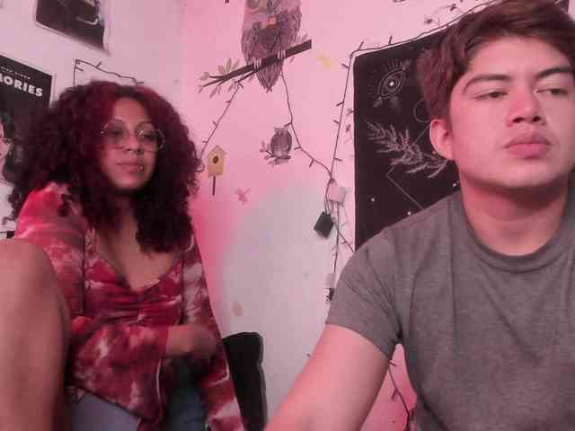 HotHoneyChile webcam