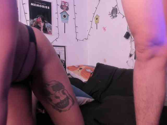 HotHoneyChile webcam