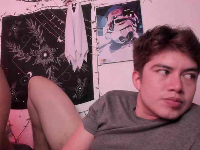 HotHoneyChile webcam