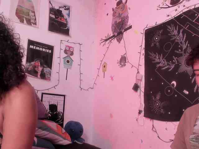 HotHoneyChile webcam