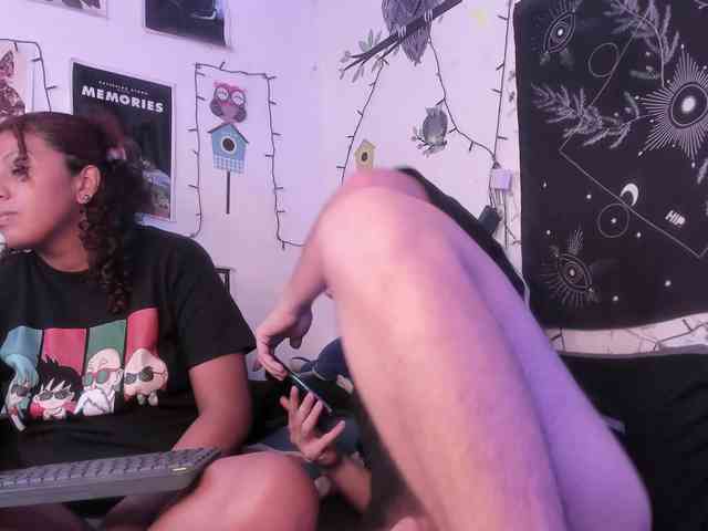 HotHoneyChile webcam