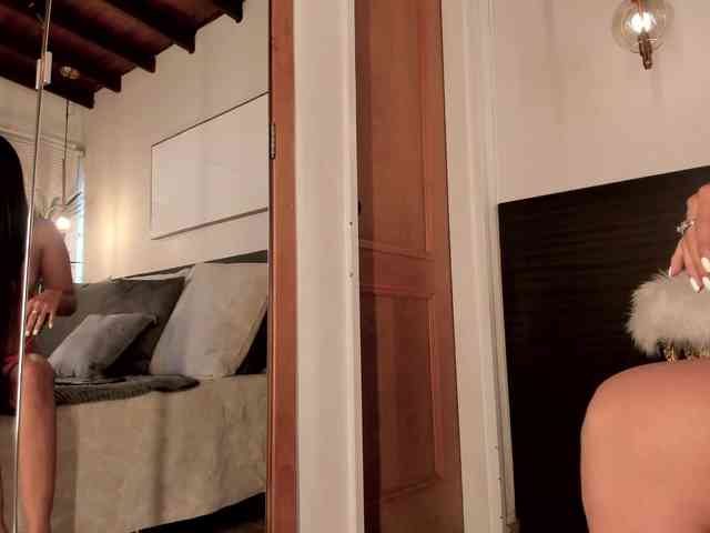 SophieBlake webcam