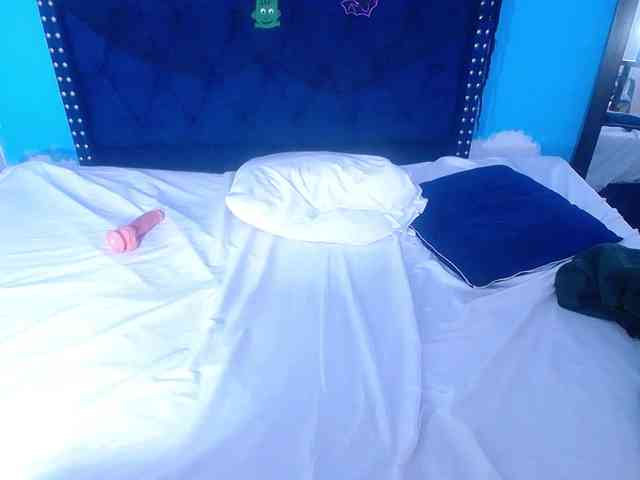 kinky-redhead18 webcam