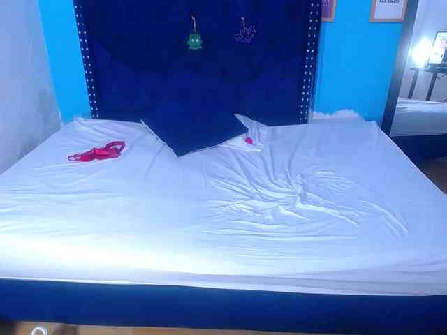 kinky-redhead18 webcam