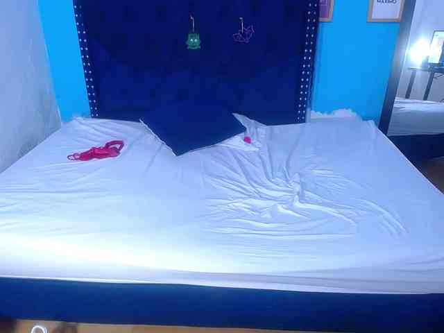 kinky-redhead18 webcam