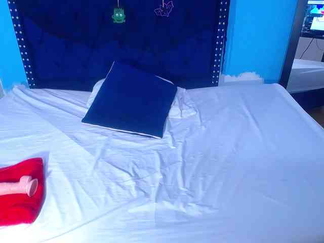 kinky-redhead18 webcam