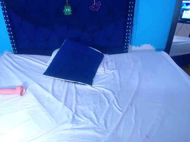 kinky-redhead18 webcam