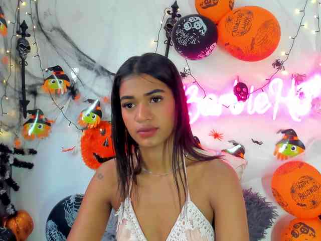 BarbieHotLaura webcam
